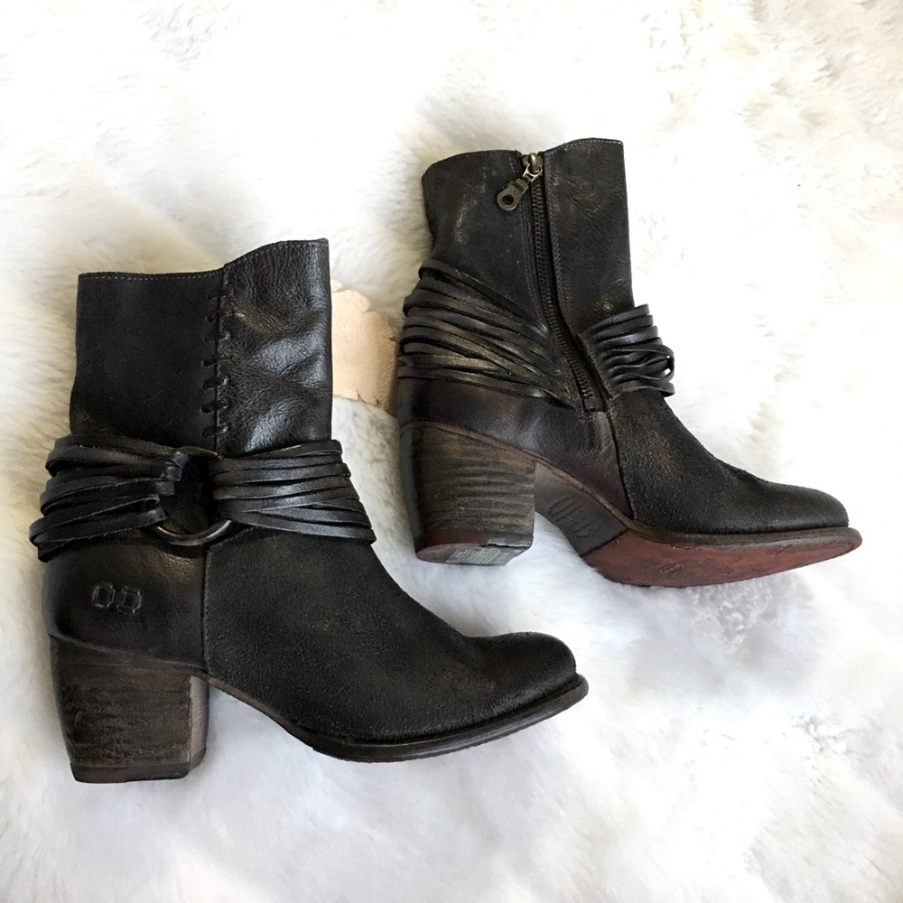 🦋 BED STU Rea Leather O-ring Modern Moto Boot Shoe in Black  7.5  New in Box 💕
